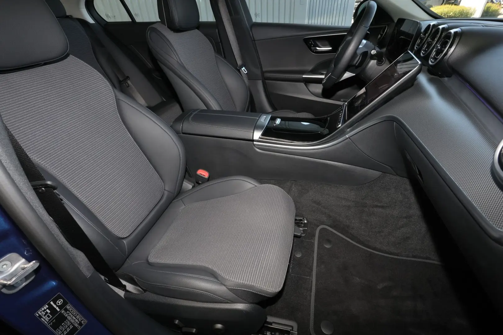 C 180 CARPLAY SPURHALTE 360  MBUX LED 17 ZOLL