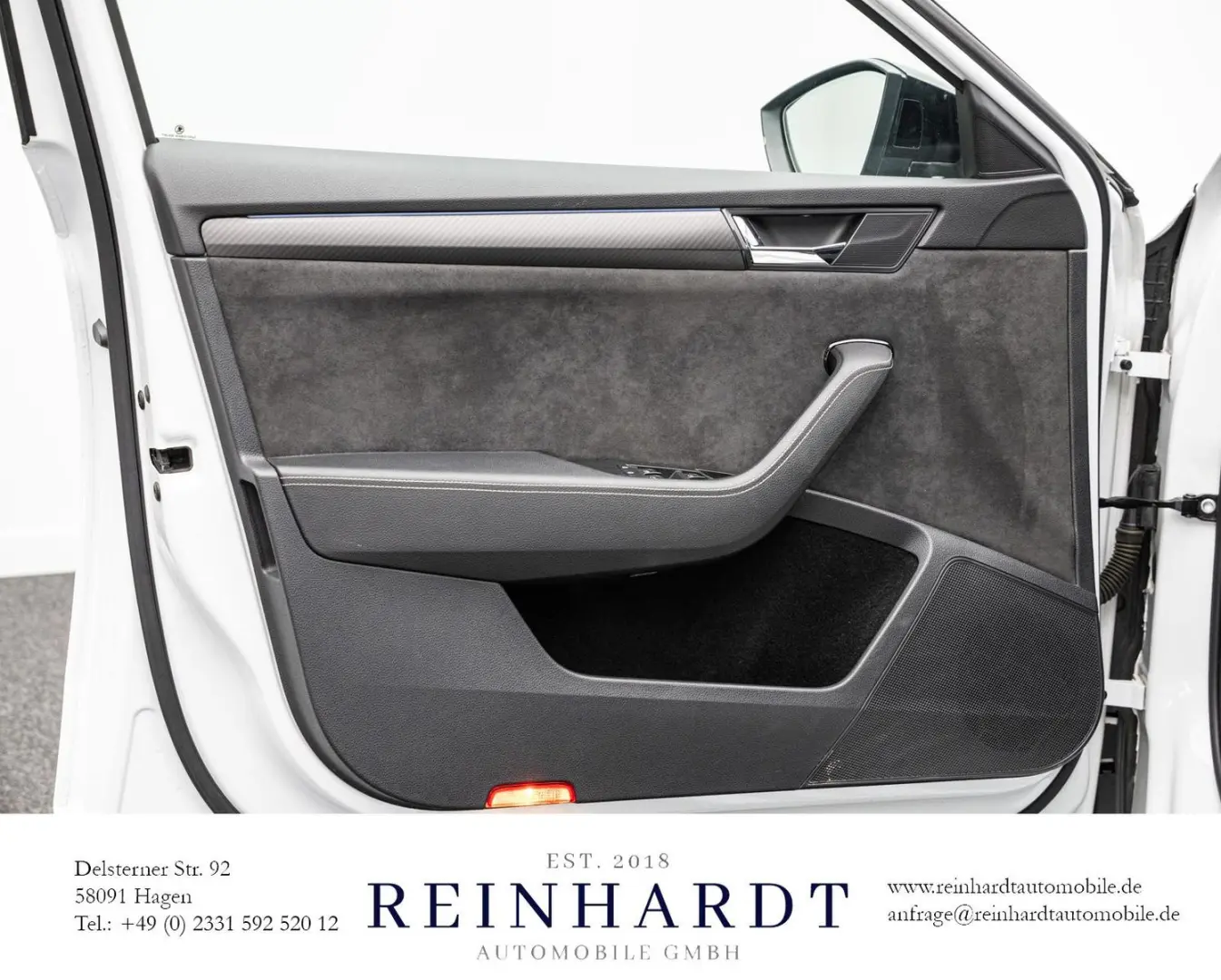 SUPERB LIMOUSINE iV SPORTLINE ACC PANO KAM. LED