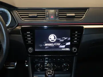 Superb 2.0 TDI SportLine 4x4-PANO-NAV-LED-AHK-