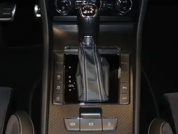 Superb 2.0 TDI SportLine 4x4-PANO-NAV-LED-AHK-