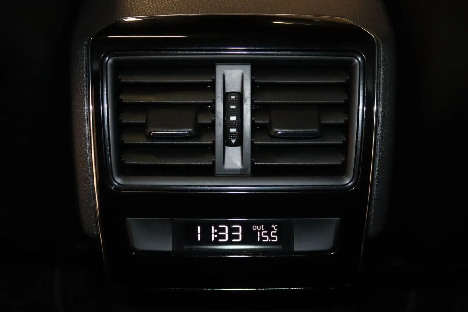 Superb 2.0 TDI SportLine 4x4-PANO-NAV-LED-AHK-