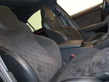 Superb 2.0 TDI SportLine 4x4-PANO-NAV-LED-AHK-