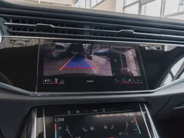 RS Q8 4.0 TFSI quattro tiptronic AHK STANDHZ. BT