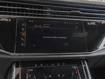 RS Q8 4.0 TFSI quattro tiptronic AHK STANDHZ. BT