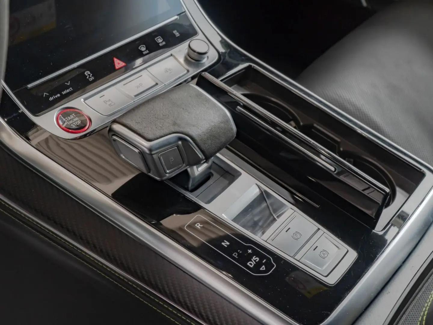 RS Q8 4.0 TFSI quattro tiptronic AHK STANDHZ. BT