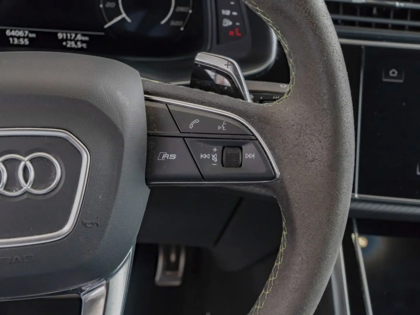 RS Q8 4.0 TFSI quattro tiptronic AHK STANDHZ. BT