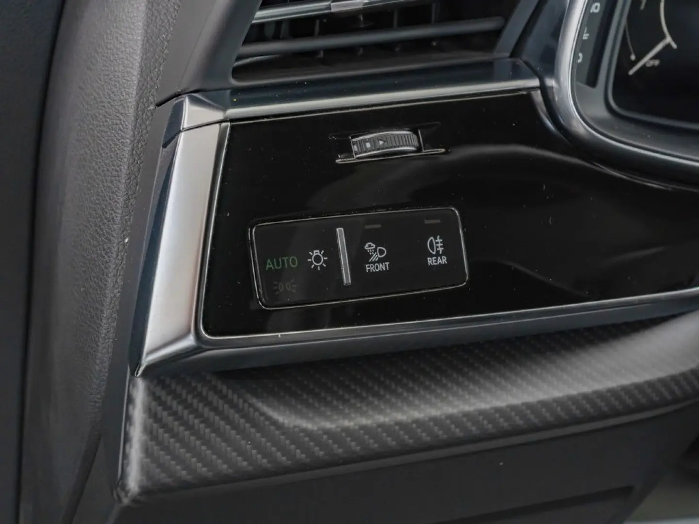 RS Q8 4.0 TFSI quattro tiptronic AHK STANDHZ. BT