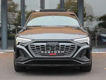 Q8 e-tron 55 quattro S line