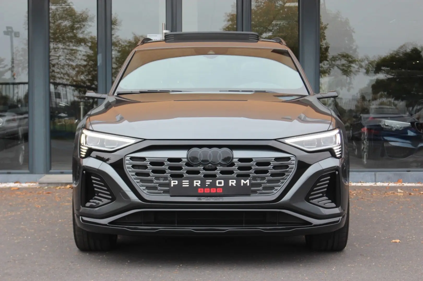 Q8 e-tron 55 quattro S line