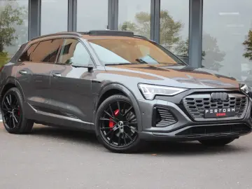 Q8 e-tron 55 quattro S line
