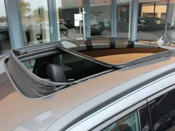 Q8 e-tron 55 quattro S line