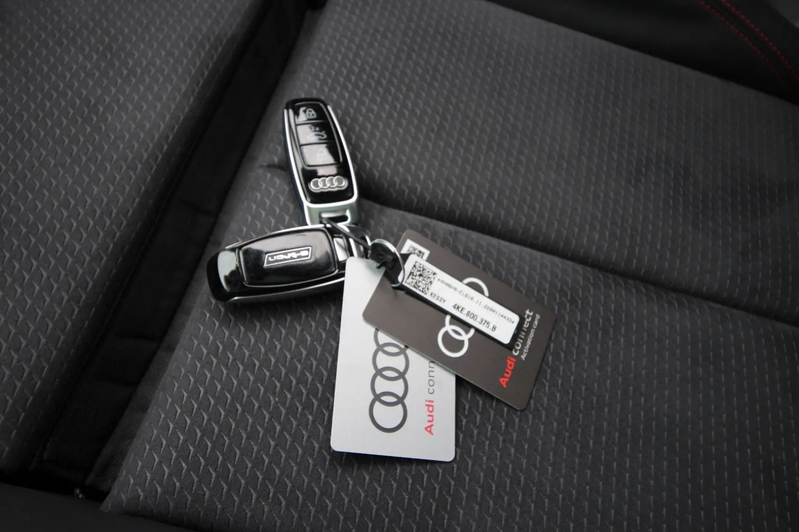 Q8 e-tron 55 quattro S line