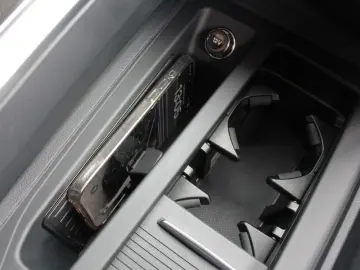 Q8 e-tron 55 quattro S line