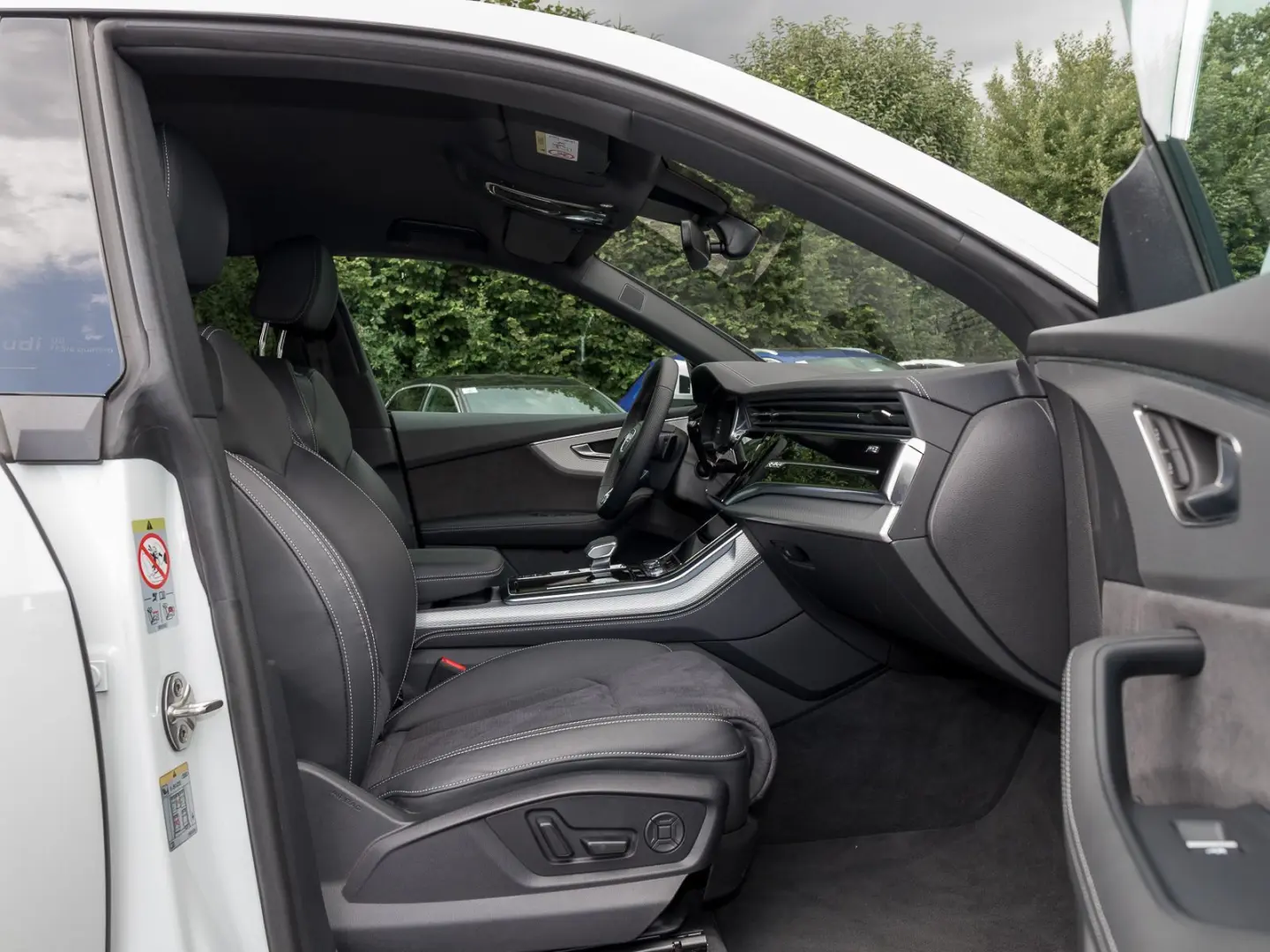 Q8 55 TFSIe Q S LINE FACELIFT  21  MATRIX