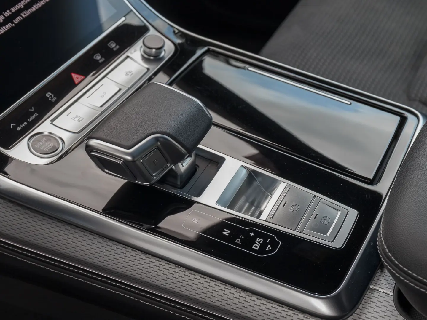 Q8 55 TFSIe Q S LINE FACELIFT  21  MATRIX