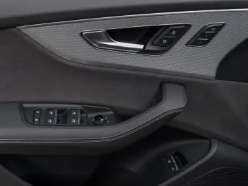 Q8 55 TFSIe Q S LINE FACELIFT  21  MATRIX