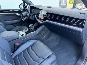 Volkswagen Touareg R-LINE PANORAMA 360  HUD DYNAUDIO