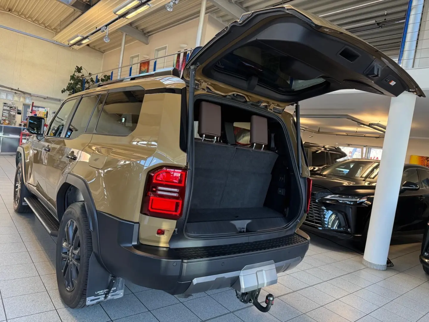 LC 250 - TEC EDITION-7-SEATS-PANORAMA-HEADUP-JBL