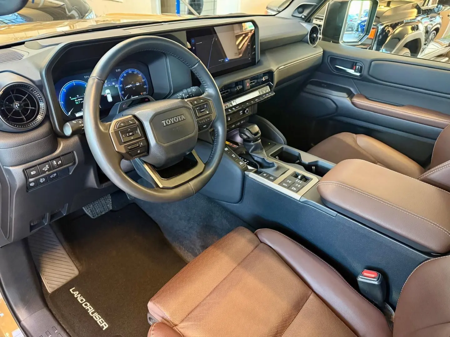 LC 250 - TEC EDITION-7-SEATS-PANORAMA-HEADUP-JBL