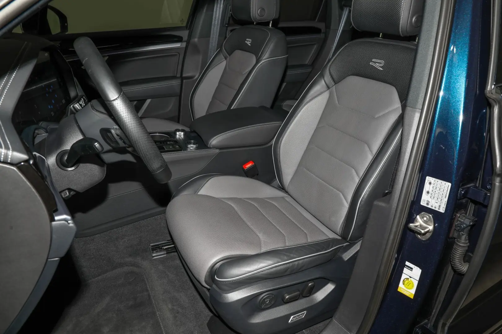 Touareg 3.0 TDI 4M DSG R-Line AHK StdHzg Matrix