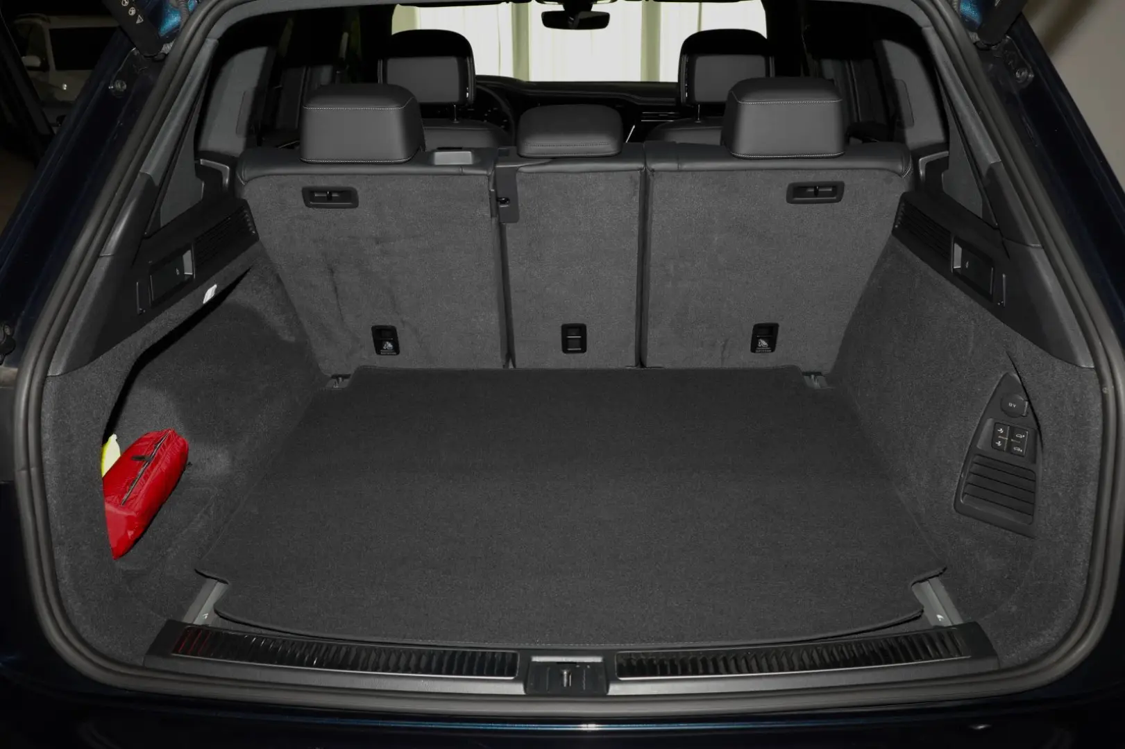 Touareg 3.0 TDI 4M DSG R-Line AHK StdHzg Matrix