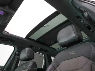 Touareg 3.0 TDI 4M DSG R-Line AHK StdHzg Matrix