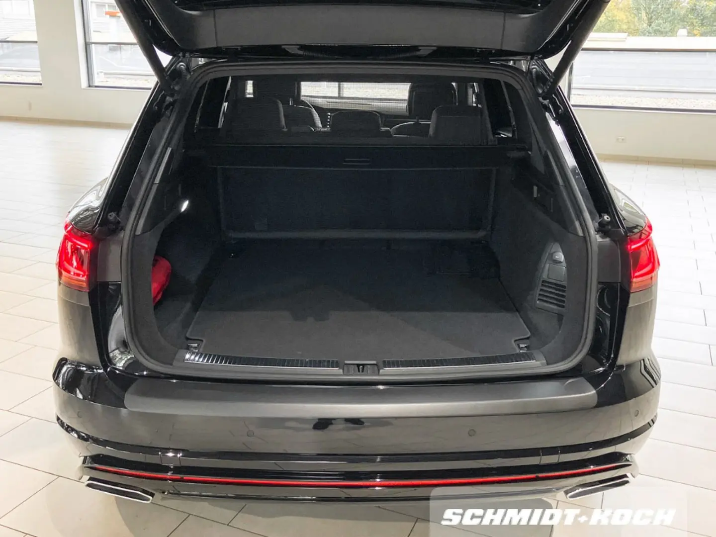 Touareg 3.0 V6 TDI R-Line 4M Tiptronic LEDER DAB