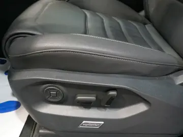 Touareg R-Line 4Motion3.0 TSI IQ.Light PANO LUFT