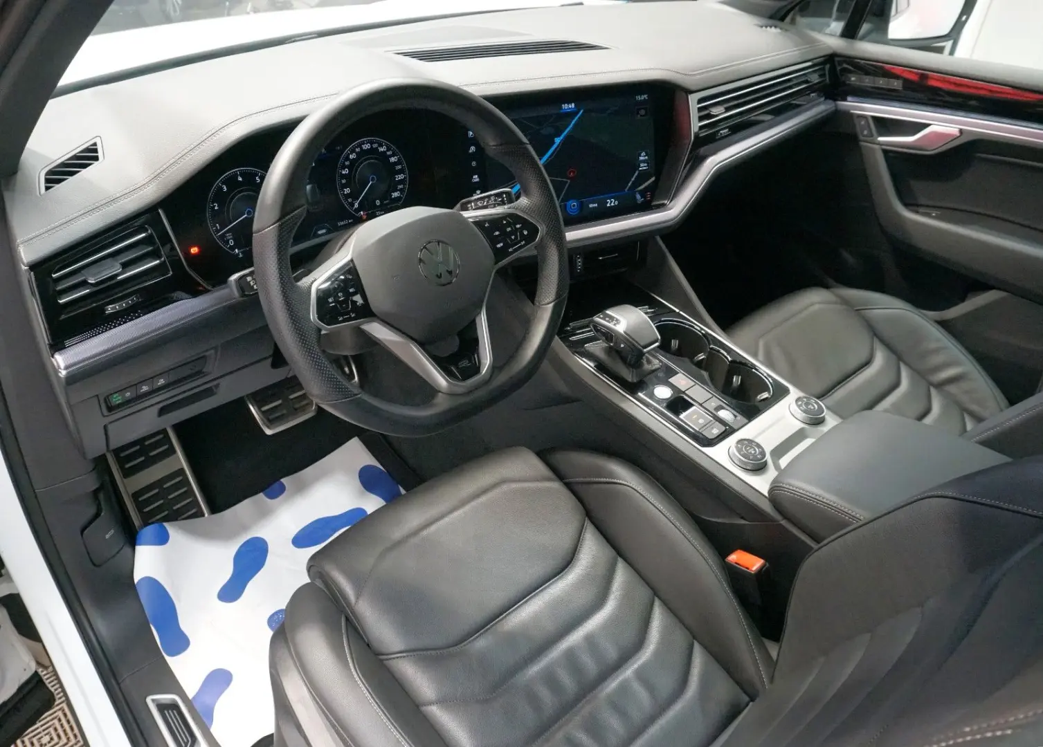 Touareg R-Line 4Motion3.0 TSI IQ.Light PANO LUFT