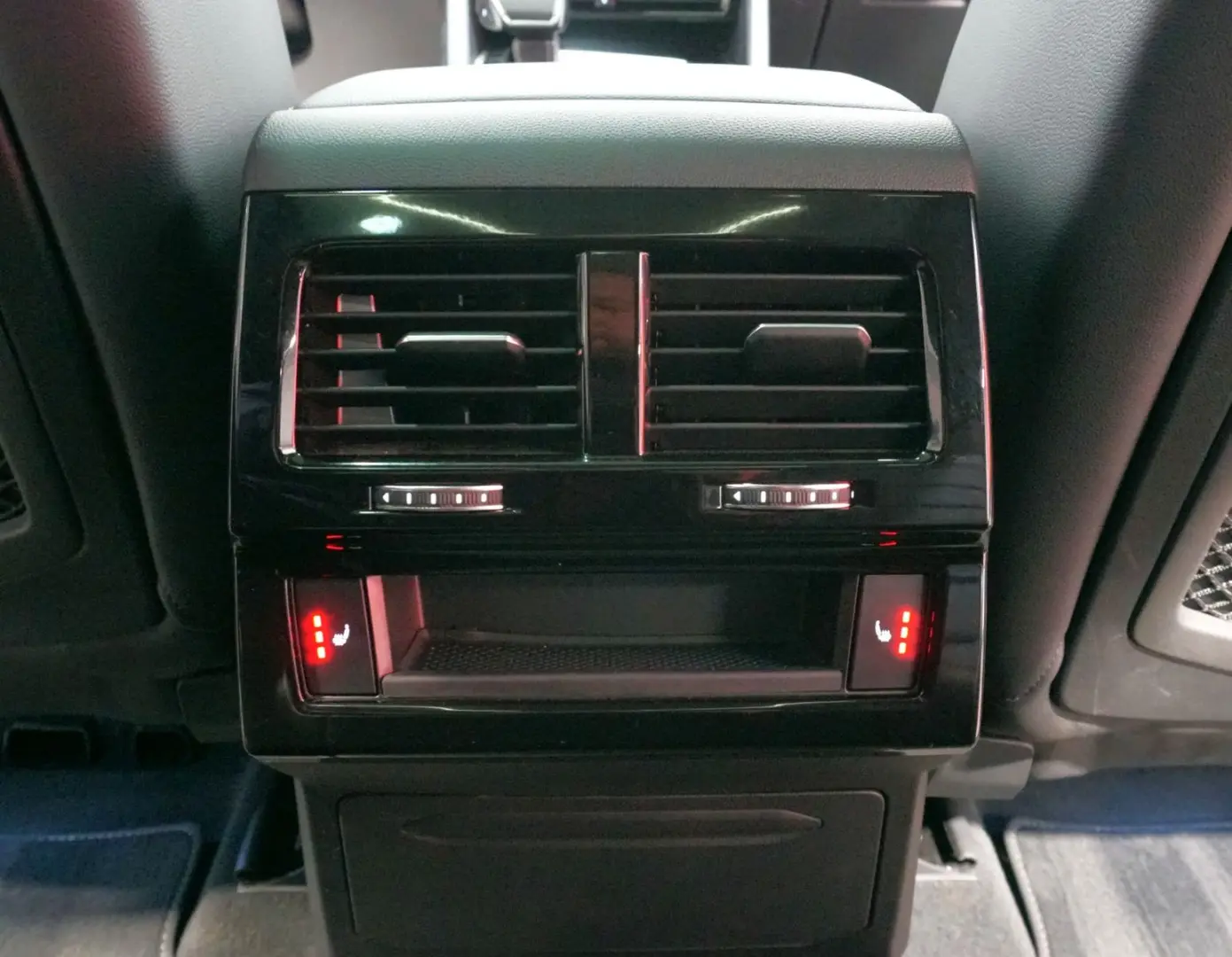 Touareg R-Line 4Motion3.0 TSI IQ.Light PANO LUFT