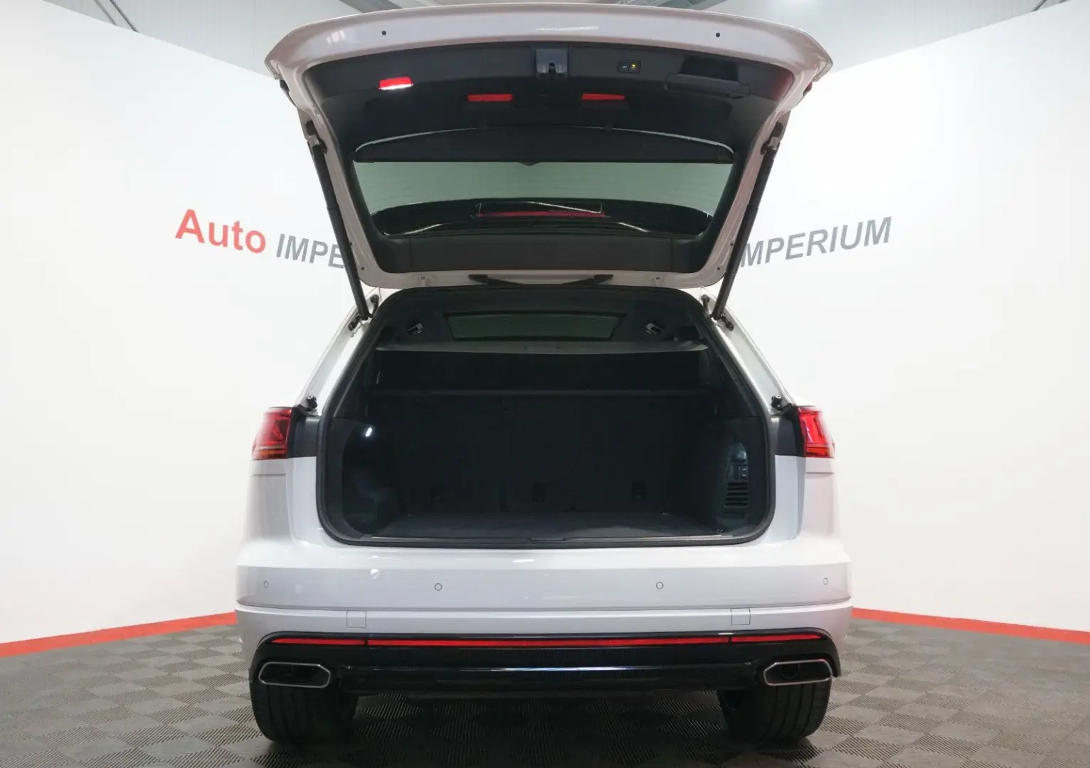 Touareg R-Line 4Motion3.0 TSI IQ.Light PANO LUFT