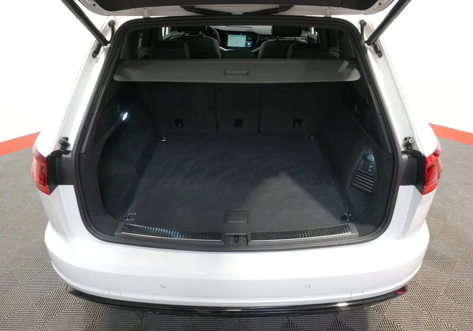 Touareg R-Line 4Motion3.0 TSI IQ.Light PANO LUFT