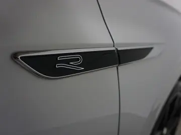 Touareg 3.0TDI Tiptr R-Line 4M Virtual AHJK Pano