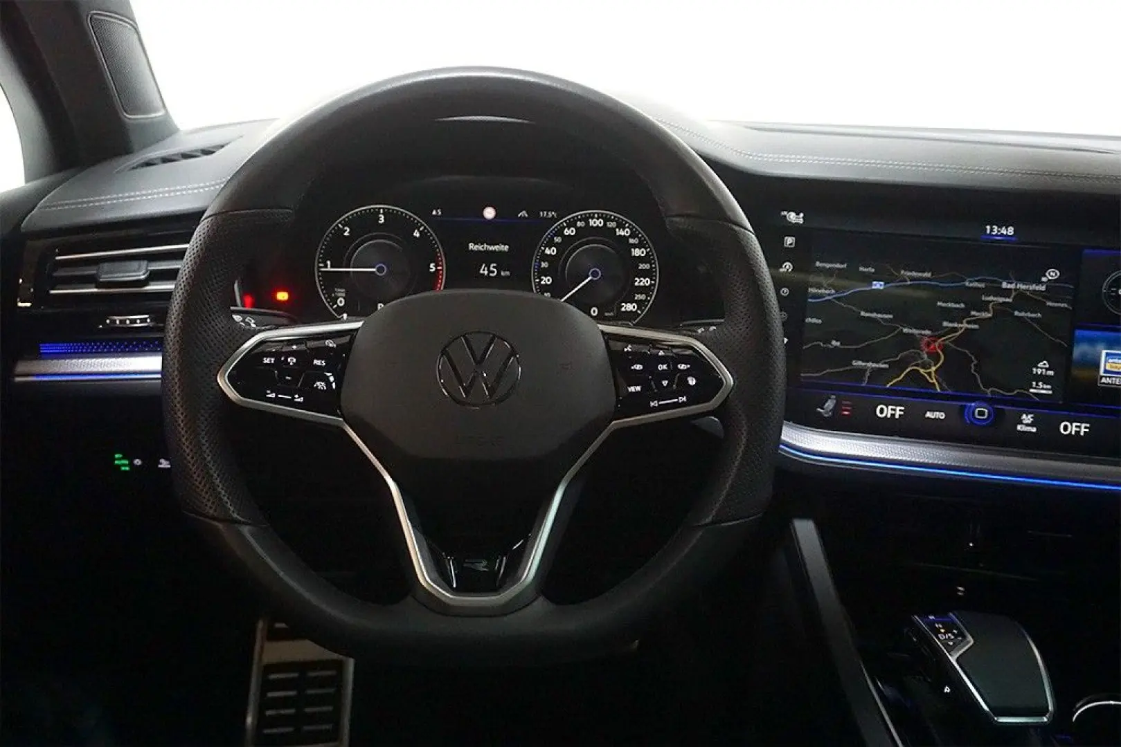 Touareg 3.0TDI Tiptr R-Line 4M Virtual AHJK Pano
