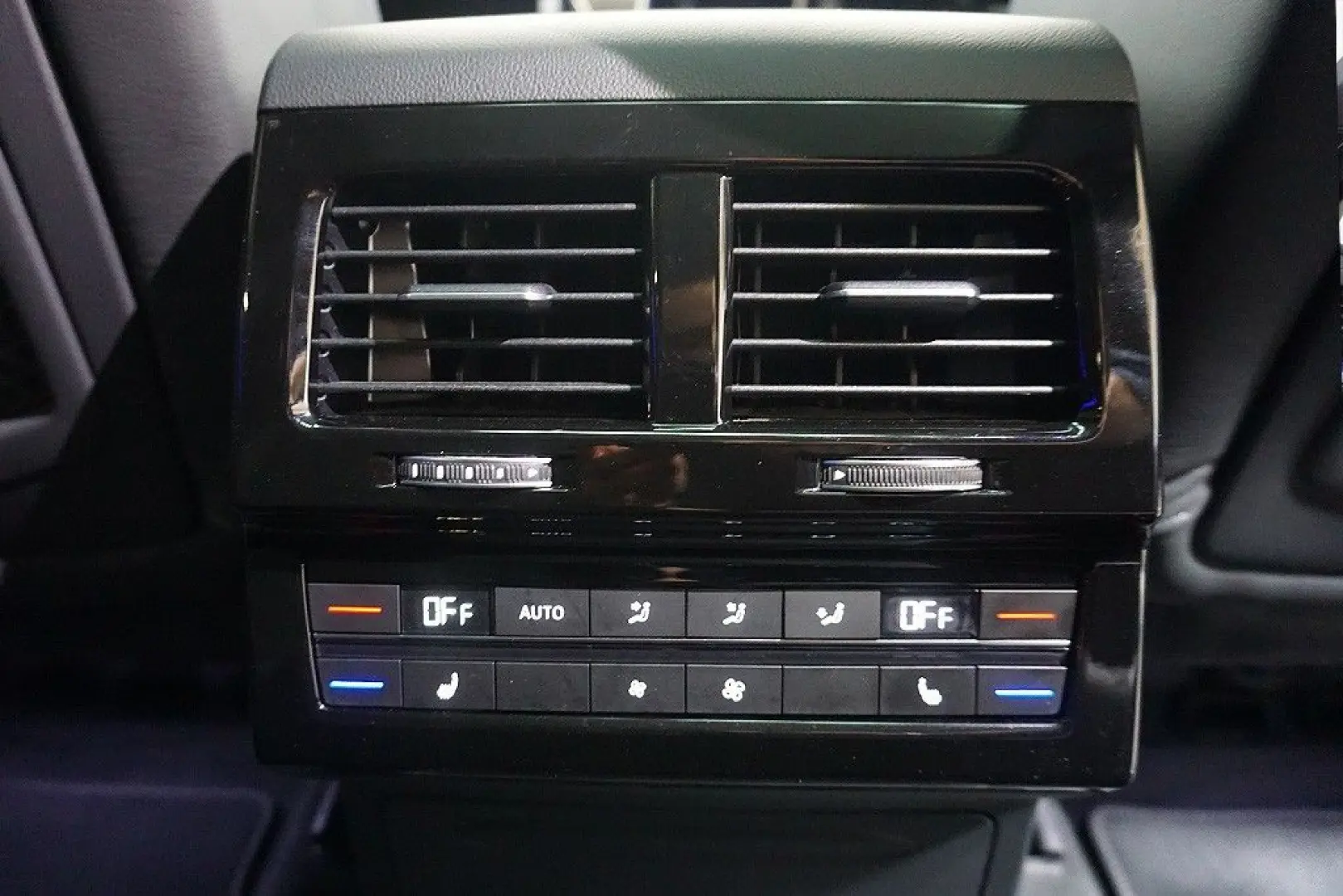 Touareg 3.0TDI Tiptr R-Line 4M Virtual AHJK Pano