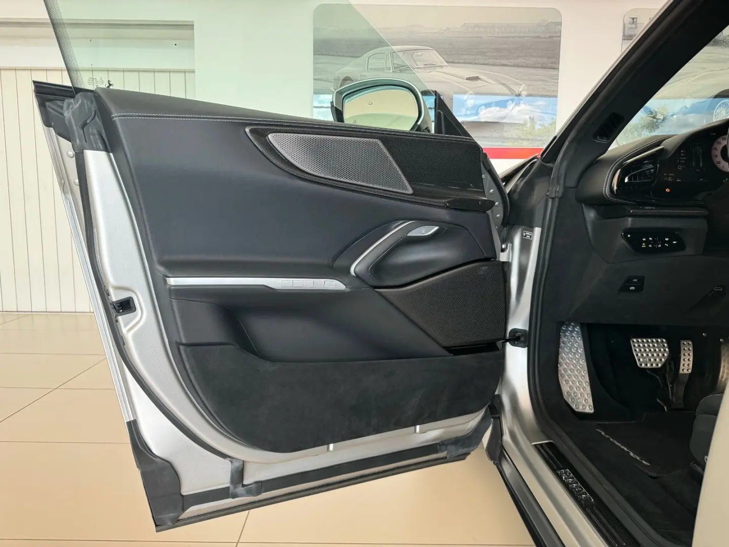 Purosangue      Ferrari Frankfurt