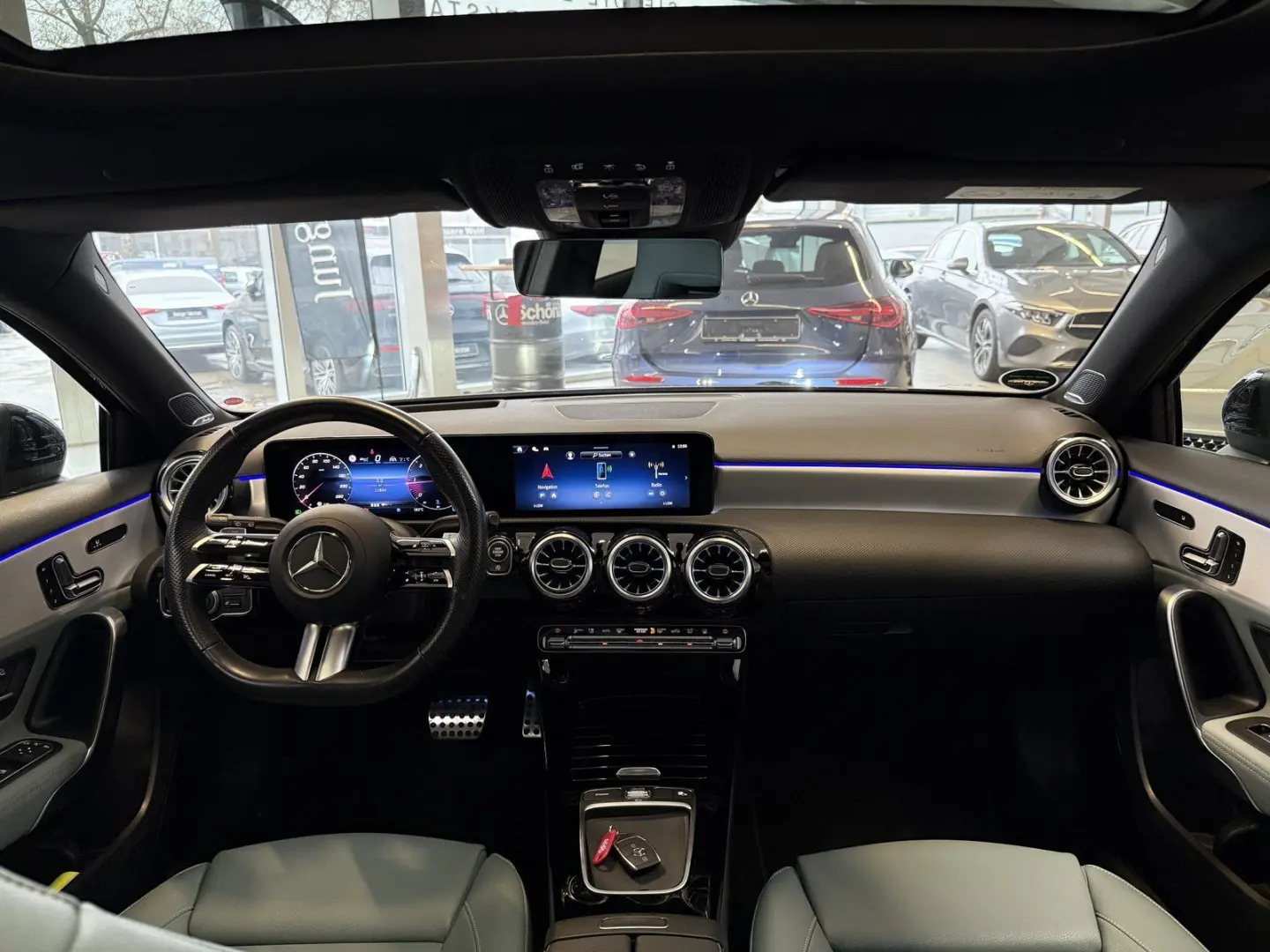 A 220d AMG DISTR STDHZ HUD PANO MBEAM NIGHT 360