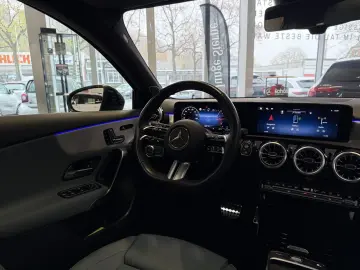 A 220d AMG DISTR STDHZ HUD PANO MBEAM NIGHT 360