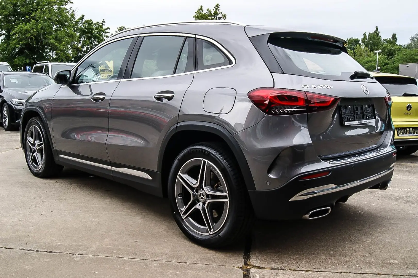 GLA 250 e AMG MBUX PANORAMA LEDER ANHZV