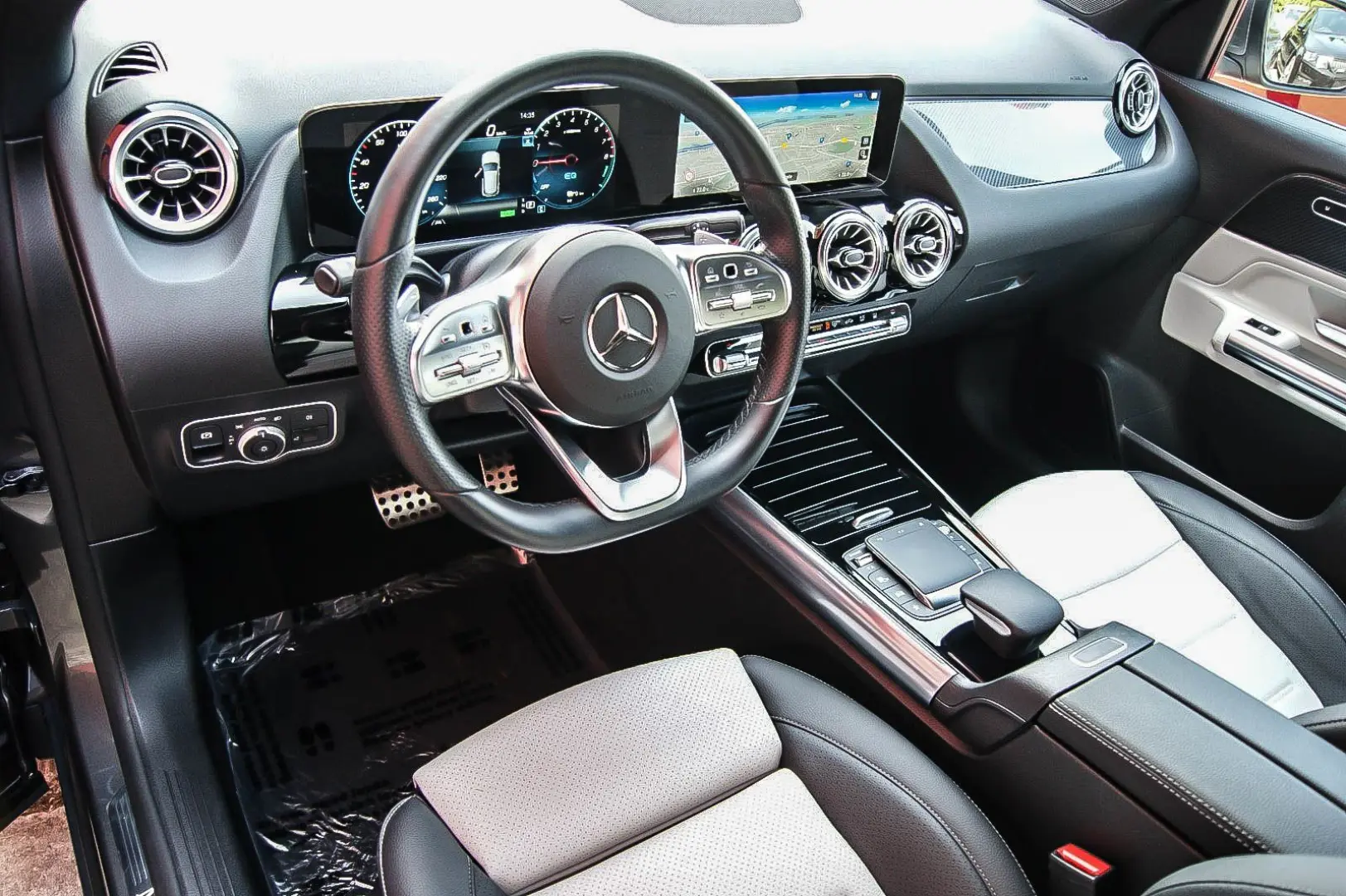 GLA 250 e AMG MBUX PANORAMA LEDER ANHZV