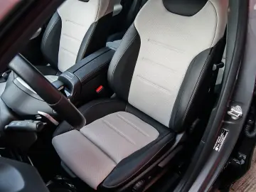 GLA 250 e AMG MBUX PANORAMA LEDER ANHZV