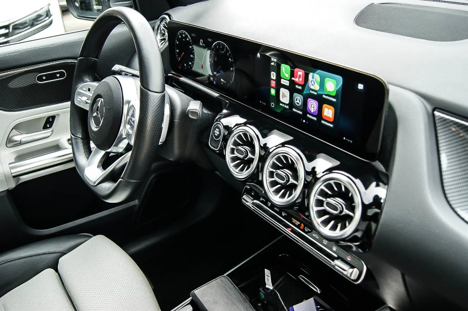 GLA 250 e AMG MBUX PANORAMA LEDER ANHZV