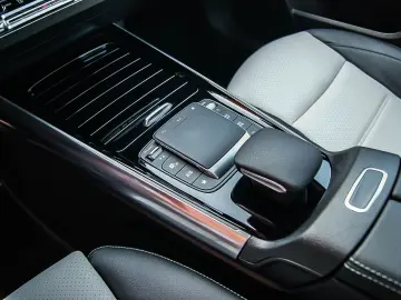 GLA 250 e AMG MBUX PANORAMA LEDER ANHZV