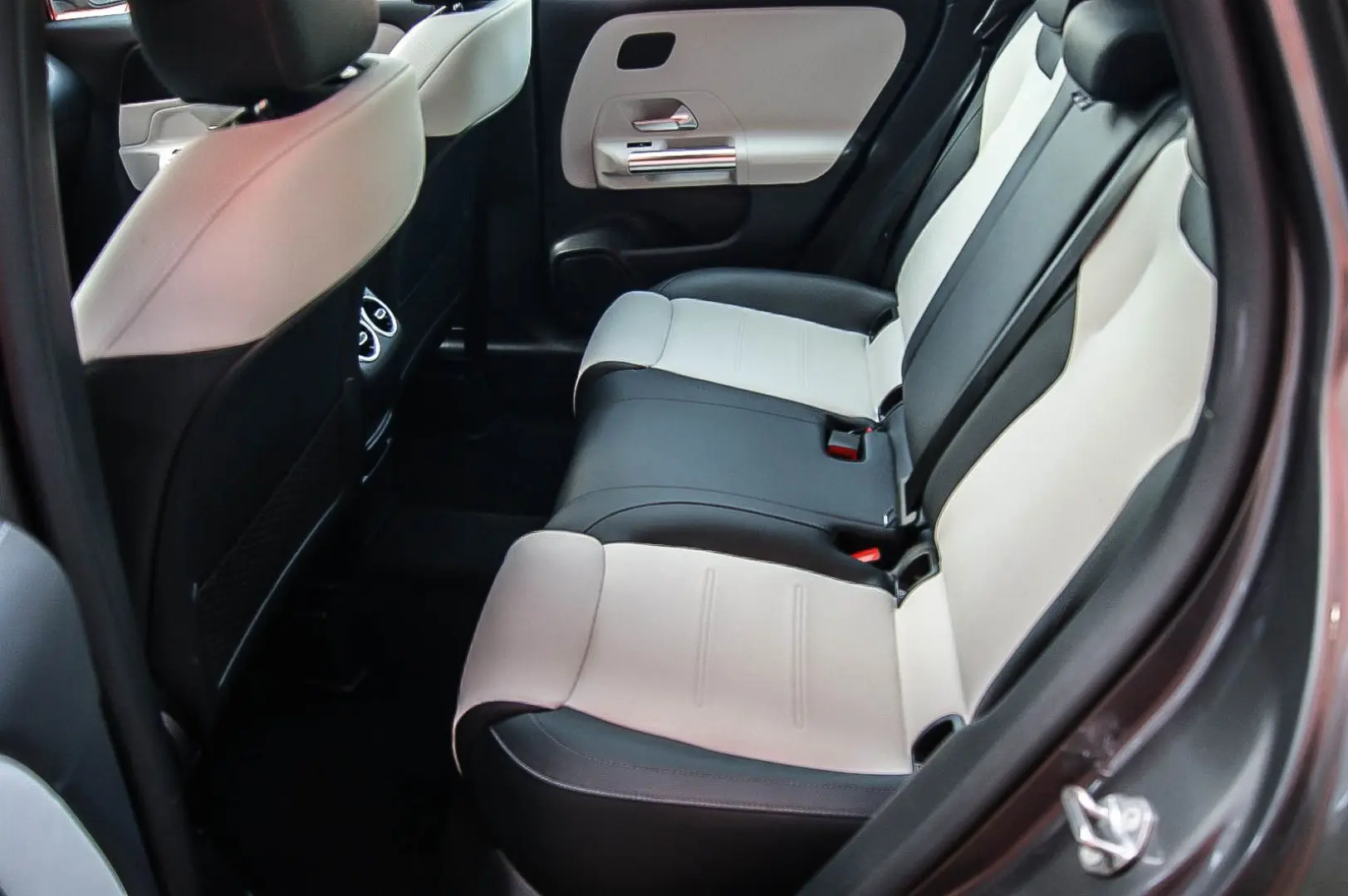 GLA 250 e AMG MBUX PANORAMA LEDER ANHZV