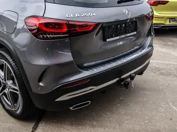 GLA 250 e AMG MBUX PANORAMA LEDER ANHZV