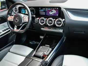 GLA 250 e AMG MBUX PANORAMA LEDER ANHZV