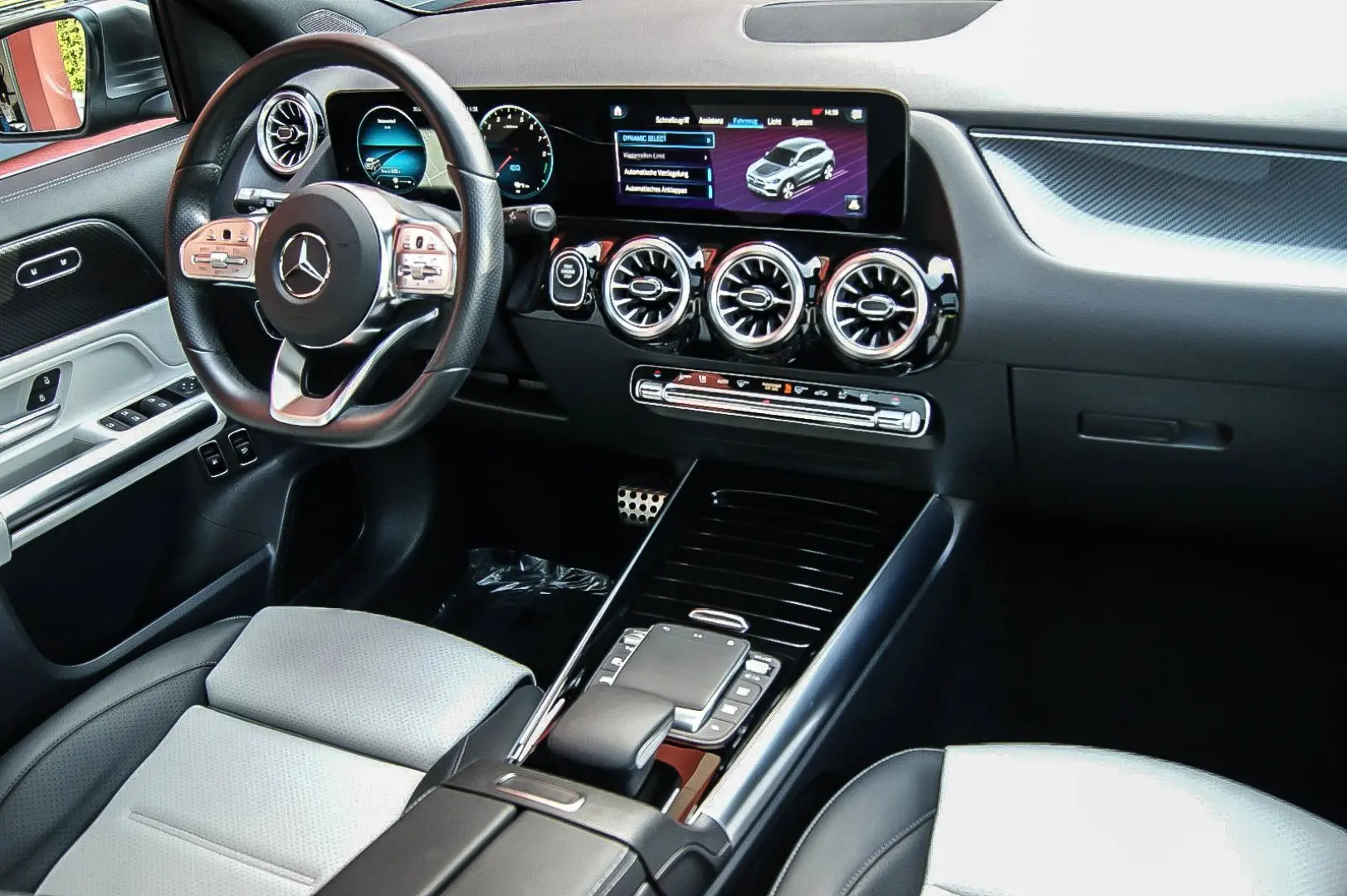 GLA 250 e AMG MBUX PANORAMA LEDER ANHZV