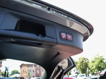 GLA 250 e AMG MBUX PANORAMA LEDER ANHZV