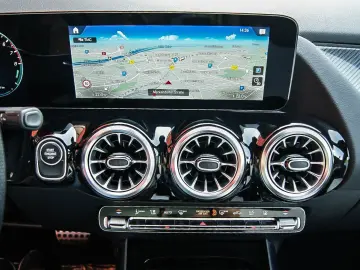 GLA 250 e AMG MBUX PANORAMA LEDER ANHZV