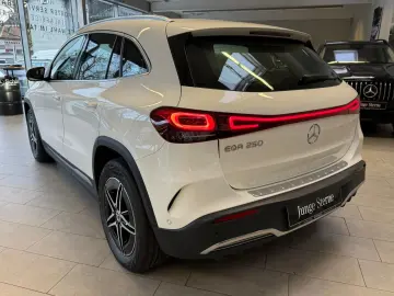 EQA 250 AMG KAMERA LED TOTW CARPLAY EASYPK DAB